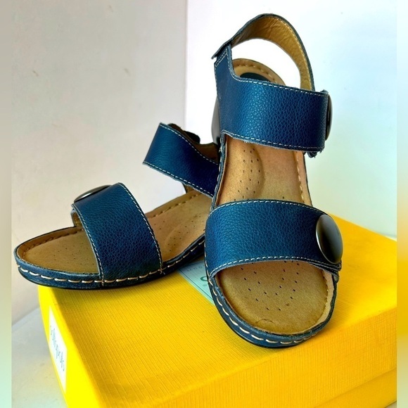 SoftSpots NIB Navy Leather Sandals new in box - Picture 1 of 11